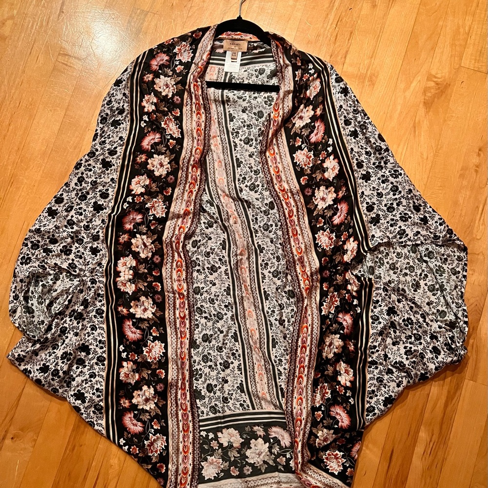 Floral Patterned Open-Front Kimono